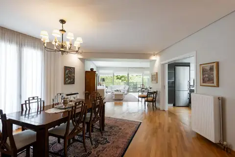 VOULA - 180sq.m APARTMENT FOR SALE