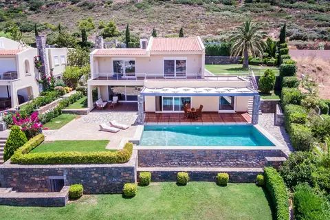 2 SEA VIEW VILLAS  CLOSE TO THE SEA, WITH POOL AND LARGE GARDEN