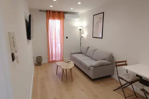 RENOVATED APARTMENT IN VARKIZA