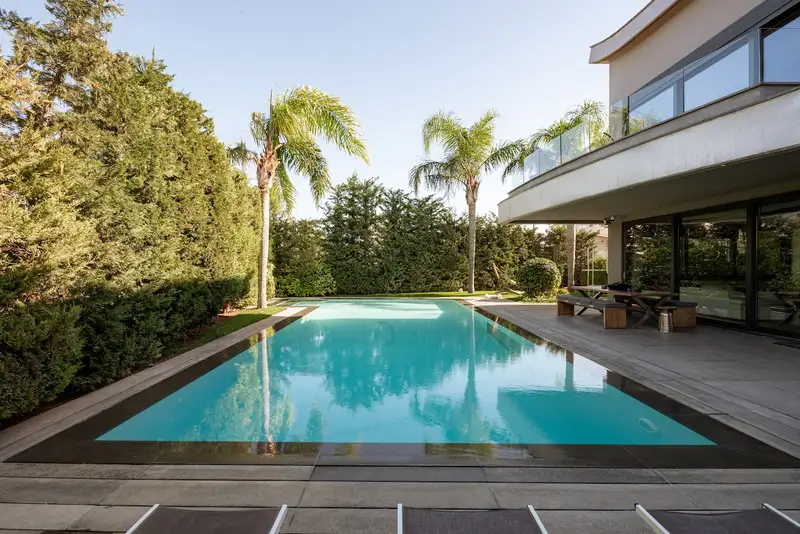 VILLA WITH POOL IN VARKIZA