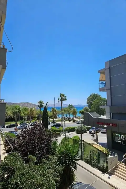 APARTMENT IN VARKIZA WITH UNOBSTRUCTED SEA VIEW