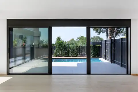 NEWLY BUILT MAISONETTE NEXT TO THE SEA