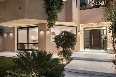 LUXURY DETACHED HOUSE WITH UNLIMITED VIEW