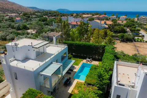 ΕΞΑΙΡΕΤΙΚΗ ΠΟΛΥΤΕΛΗΣ  ΜΟΝΟΚΑΤΟΙΚΙΑ ΠΟΛΥ ΚΟΝΤΑ ΣΤΗ ΘΑΛΑΣΣΑ