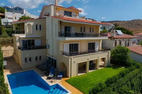 Detached house for sale - Voula Dikigorika