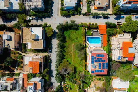 Corner plot close to the beach in Saronida