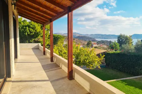 UNIQUE SEA VIEW PROPERTY VERY CLOSE TO THE SEA