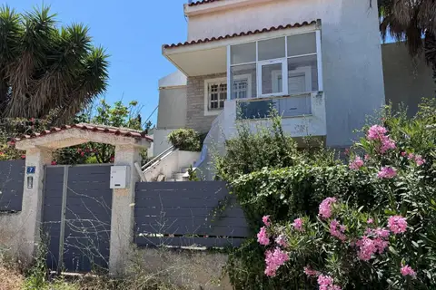 Μονοκατοικία προς πώληση - Καλύβια Θορικού Λαγονήσι