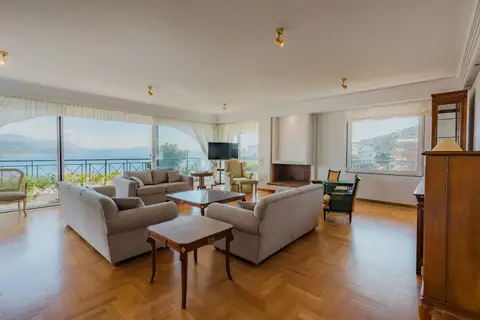 FLOOR APARTMENT WITH UNIQUE SEA VIEW IN VARKIZA