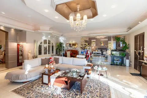 LUXURY DETACHED HOUSE IN EKSONI, GLYFADA WITH SEA VIEW